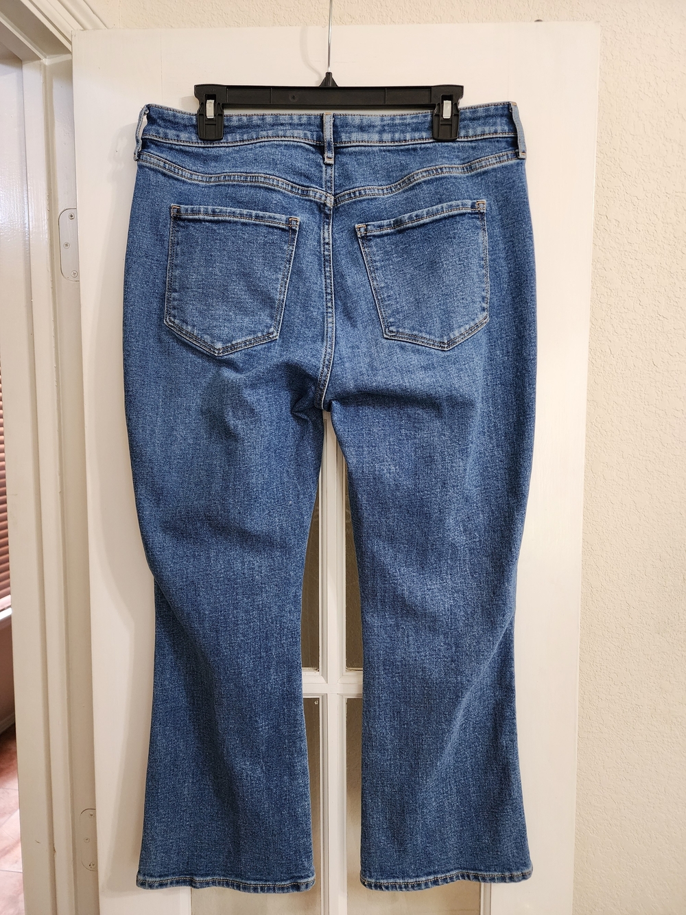 Old Navy High Rise Vintage Cropped Flare Jeans Size 12 - Picture 3 of 13